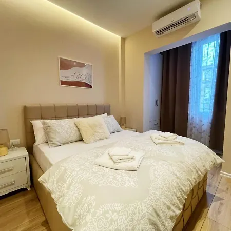 アパート Aj Apartments, Hidden Gem In The Heart Of ティラナ