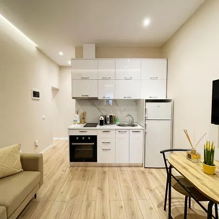 Aj Apartments, Hidden Gem In The Heart Of Lejlighed