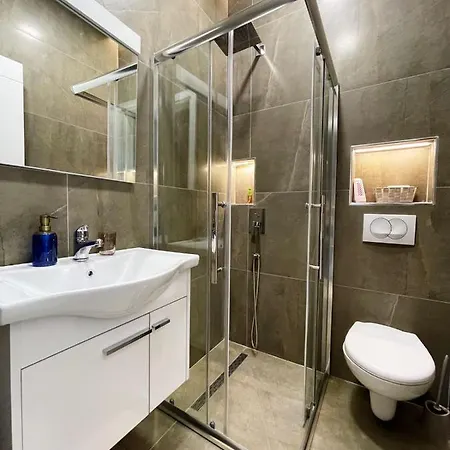 Apartament Aj Apartments, Hidden Gem In The Heart Of