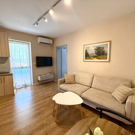 Apartament Aj Apartments, Hidden Gem In The Heart Of
