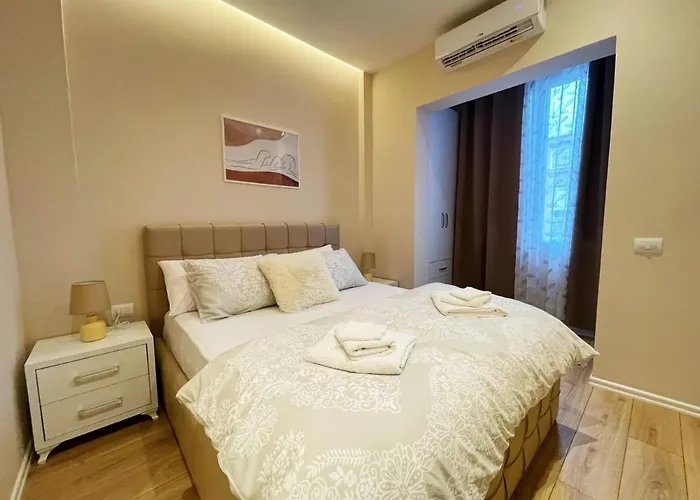 Lejlighed Aj Apartments, Hidden Gem In The Heart Of Tirana